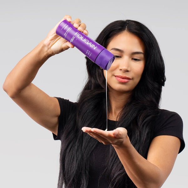 FOLIGAIN Trīskāršās darbības šampūns plāniem matiem sievietēm ar 2% Trioxidil 473ml